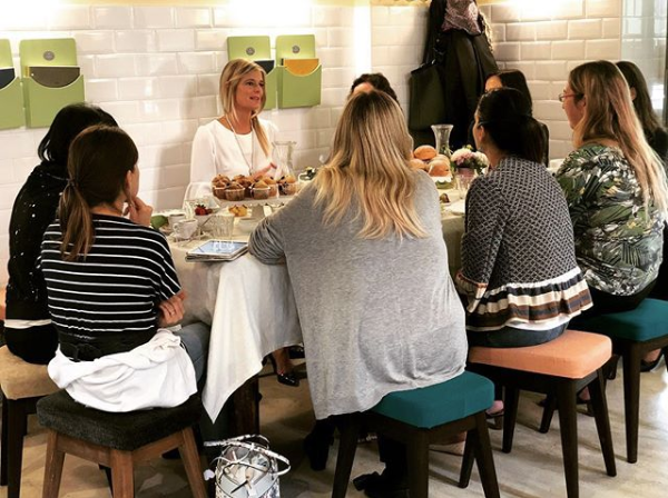 Francesca Valla foto colazione con mamme blogger