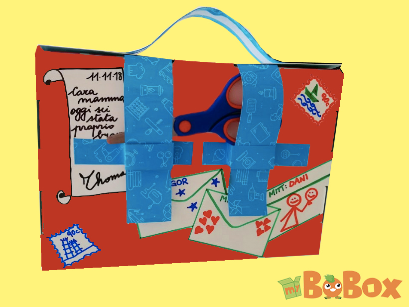 Borsa del postino con la scatola riutilizzata di myBoBox